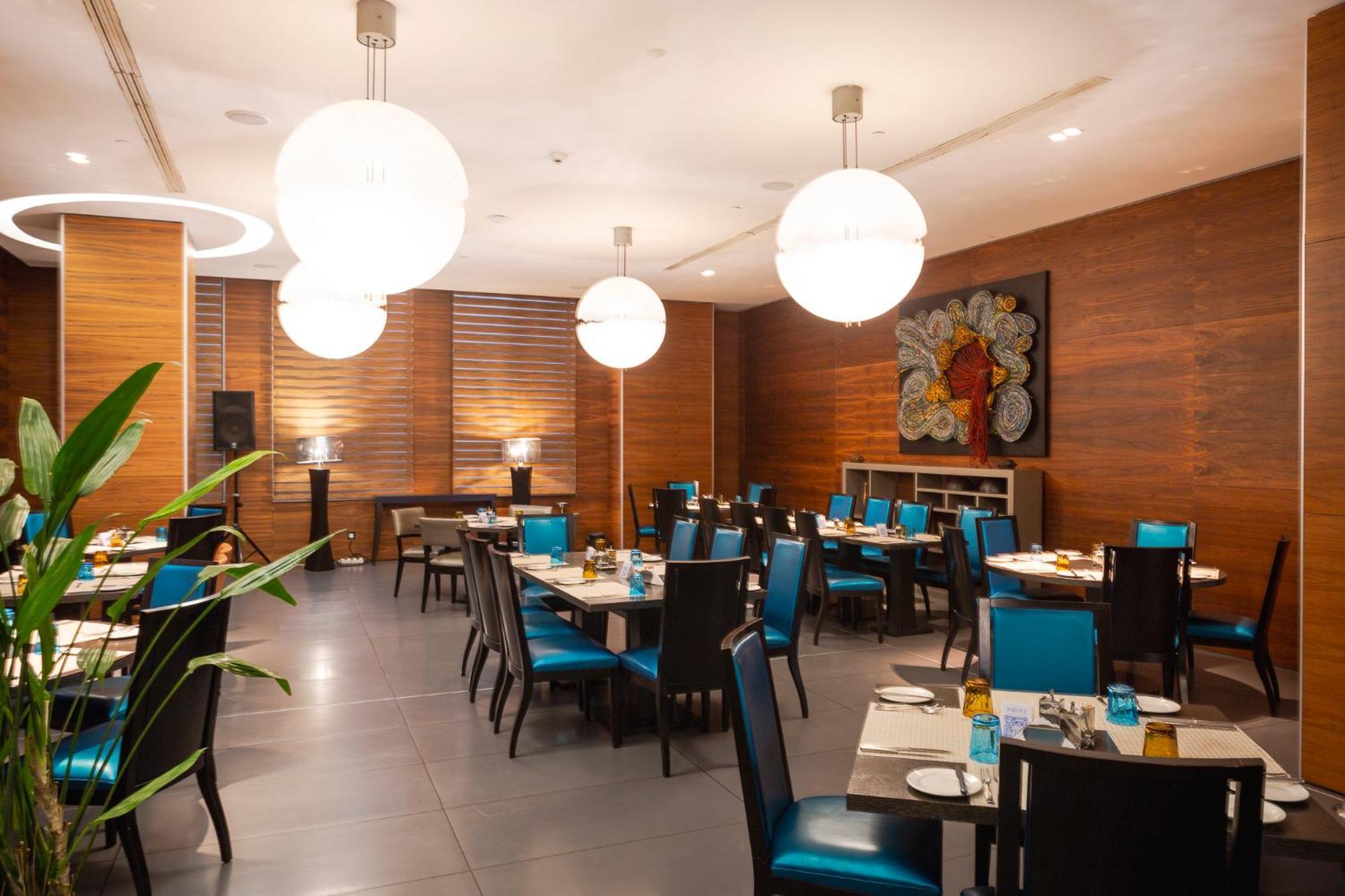 Eko Hotel Gardens Lagos Bagian luar foto